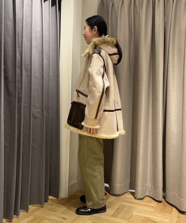 ミナミマリコさんの「BEAMS WOMEN｜【別注】BUZZ RICKSON'S / シャンブレー ロングスリーブ シャツ」を使ったコーディネート