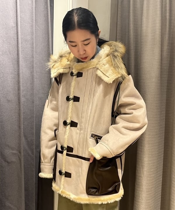 ミナミマリコさんの「BEAMS WOMEN｜【別注】BUZZ RICKSON'S / シャンブレー ロングスリーブ シャツ」を使ったコーディネート