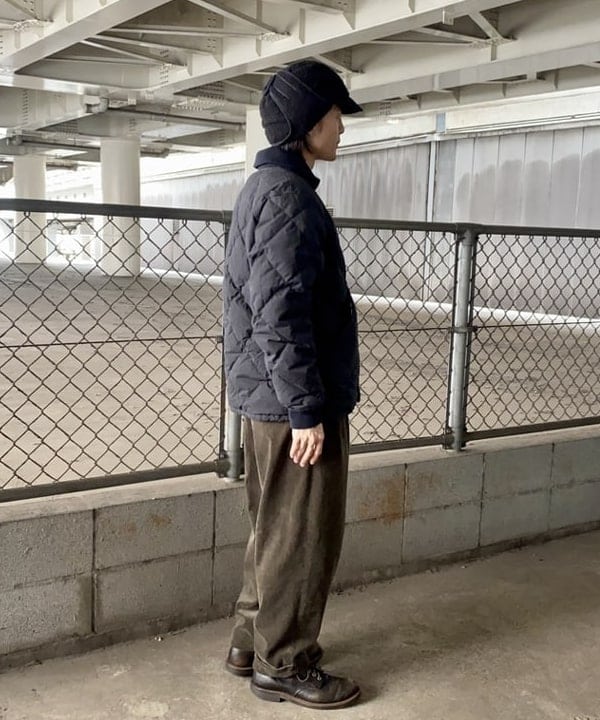 翔さんの「BEAMS WOMEN｜BEAMS PLUS / 2プリーツ コーデュロイ トラウザーズ」を使ったコーディネート