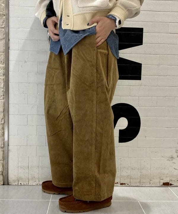 小原 もこさんの「BEAMS WOMEN｜BUZZ RICKSON'S / 別注 シャンブレー ロングスリーブ シャツ」を使ったコーディネート