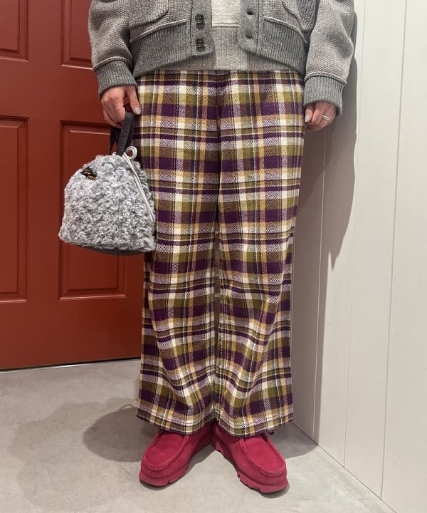 クロサワさんの「BEAMS WOMEN｜ブロード リブ クルーネック スウェット」を使ったコーディネート