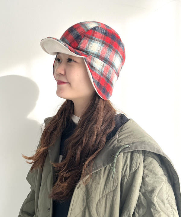 カスタニ モモノさんの「BEAMS WOMEN｜cableami × BEAMS BOY / 別注 シャギー チェック キャップ」を使ったコーディネート