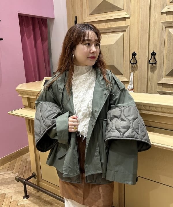 渡邊 舞さんの「BEAMS WOMEN｜Ray BEAMS / カット ジャカード フリンジ ハイネック ニット」を使ったコーディネート