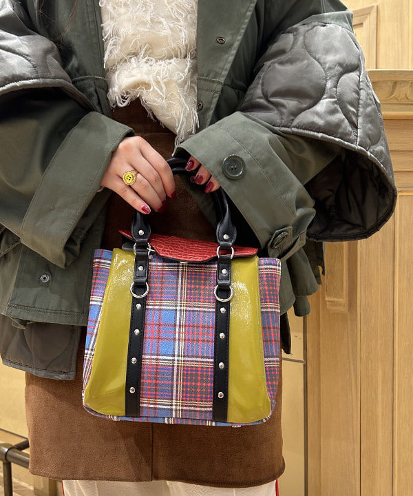 渡邊 舞さんの「BEAMS WOMEN｜Ray BEAMS / カット ジャカード フリンジ ハイネック ニット」を使ったコーディネート