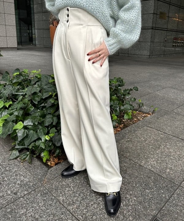 大浦 栞さんの「BEAMS WOMEN｜」を使ったコーディネート