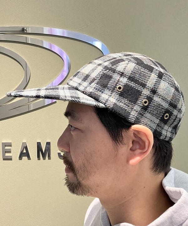 滝沢 一喜さんの「BEAMS WOMEN｜REMI RELIEF × BEAMS PLUS / 別注 スウェット プルオーバー パーカ グレー」を使ったコーディネート