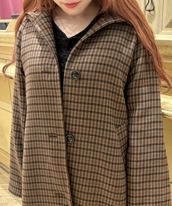 オカベ　アヤカさんの「BEAMS WOMEN｜Ray BEAMS / チェック スタンドカラー コート」を使ったコーディネート
