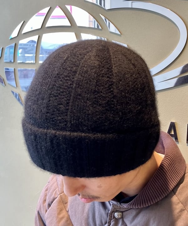 西村 光平さんの「BEAMS WOMEN｜BEAMS PLUS / カシミヤ リブ ニットキャップ」を使ったコーディネート