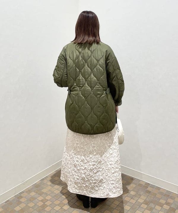 田中 里実さんの「BEAMS WOMEN｜キルティング ノーカラー ブルゾン」を使ったコーディネート