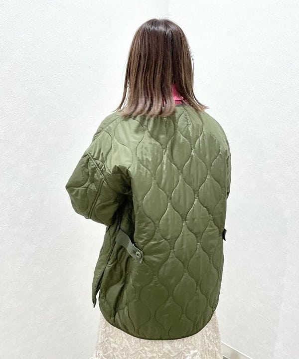 田中 里実さんの「BEAMS WOMEN｜キルティング ノーカラー ブルゾン」を使ったコーディネート