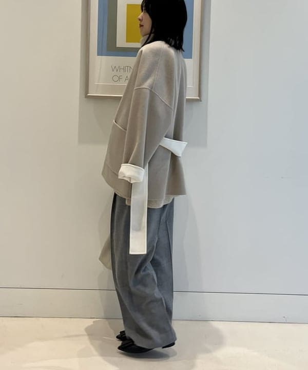 山田 千遥さんの「BEAMS WOMEN｜Demi-Luxe BEAMS / バックル ポインテッドトゥ パンプス」を使ったコーディネート