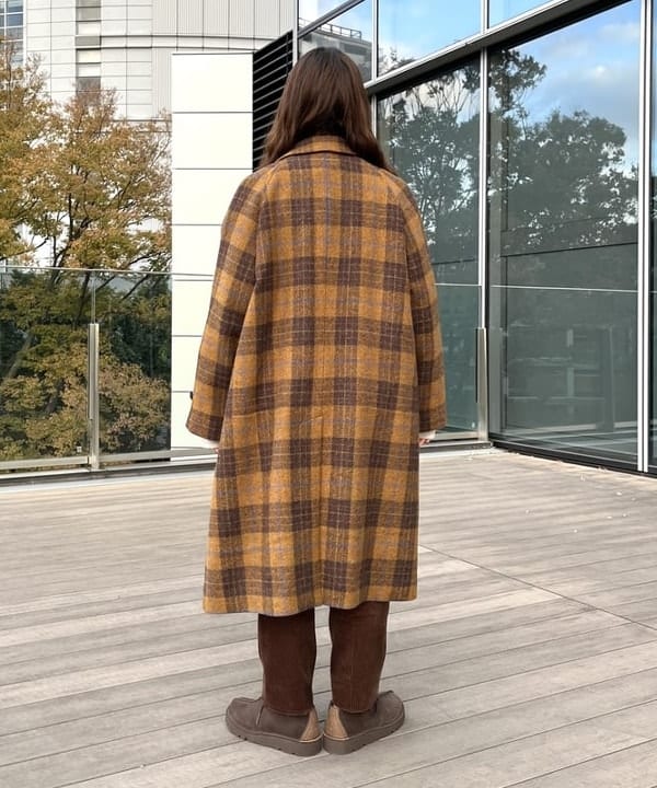 カスタニ モモノさんの「BEAMS WOMEN｜Champion × BEAMS BOY / 別注 ロゴ リバースウィーブ(R) クルーネック スウェット 23FW」を使ったコーディネート