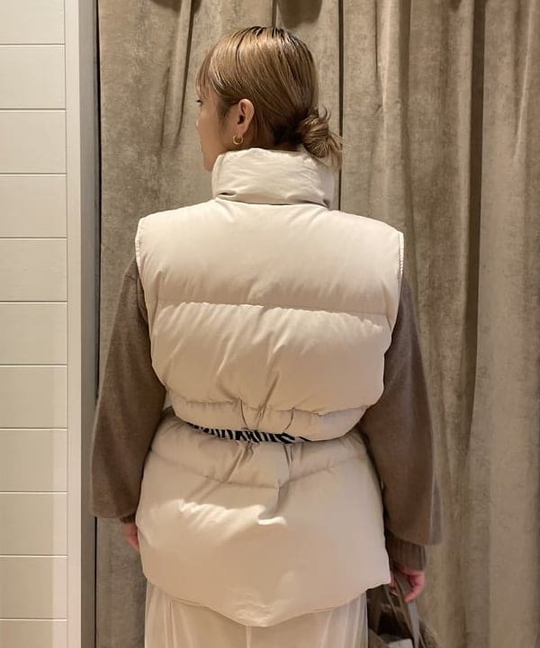 松本 佳菜子さんの「BEAMS WOMEN｜ART-BROWN / ヘアー カーフ ベルト」を使ったコーディネート