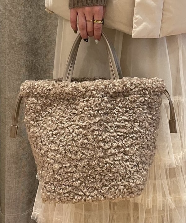 松本 佳菜子さんの「BEAMS WOMEN｜ART-BROWN / ヘアー カーフ ベルト」を使ったコーディネート