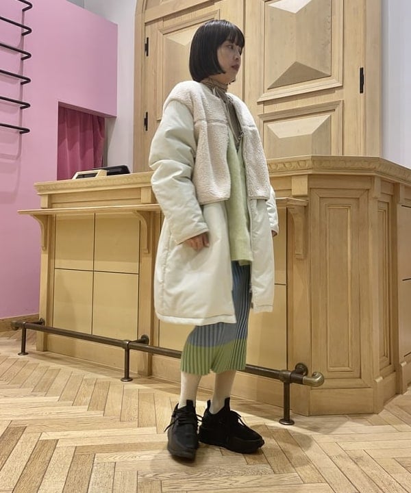 キホさんの「BEAMS WOMEN｜Ray BEAMS / ソフト シャギー Vネック カーディガン」を使ったコーディネート