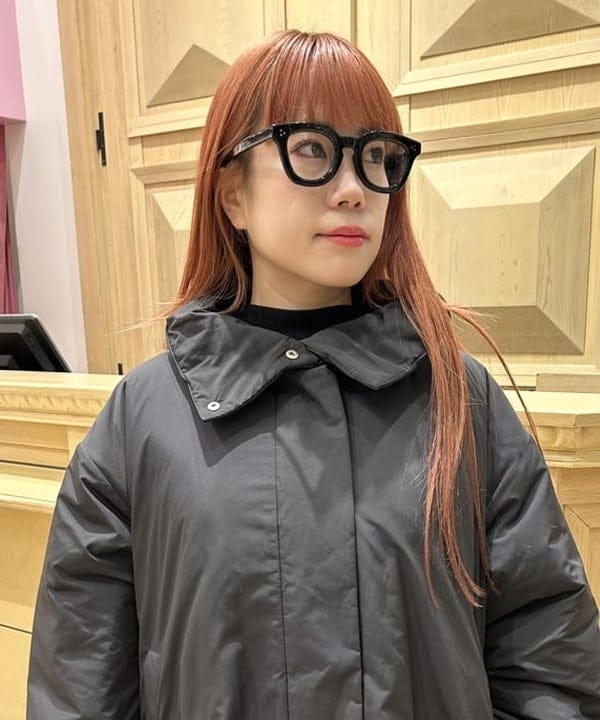 オカベ　アヤカさんの「BEAMS WOMEN｜HEY！Mrs ROSE × Ray BEAMS / 別注 カガリ バニティ」を使ったコーディネート