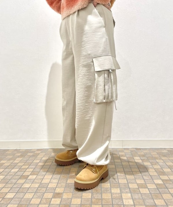 田中 里実さんの「BEAMS WOMEN｜Ray BEAMS / ダウン ベスト」を使ったコーディネート