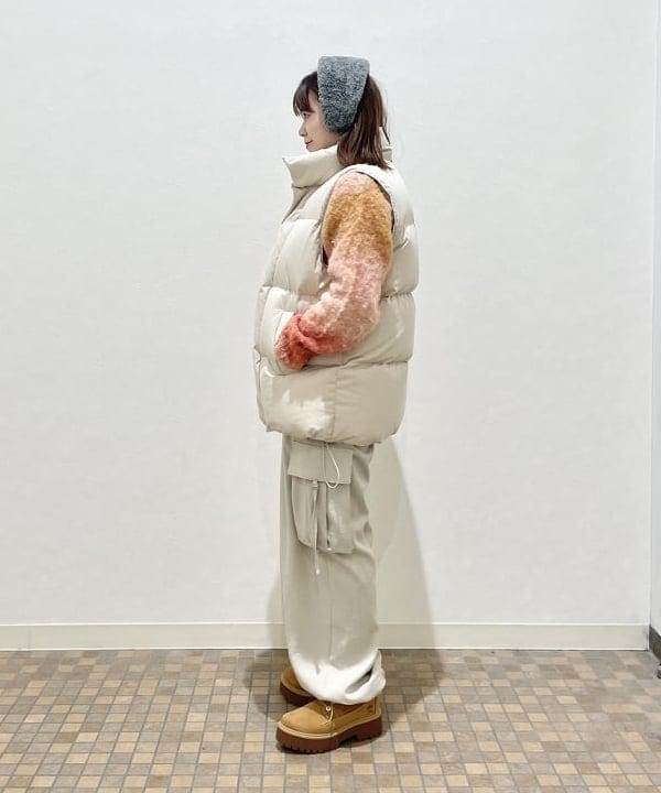 田中 里実さんの「BEAMS WOMEN｜Ray BEAMS / ダウン ベスト」を使ったコーディネート