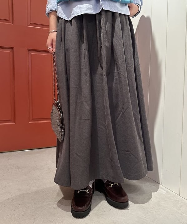 ナガオカ サキさんの「BEAMS WOMEN｜BEAMS BOY / がま口 ビッグ ポーチ」を使ったコーディネート