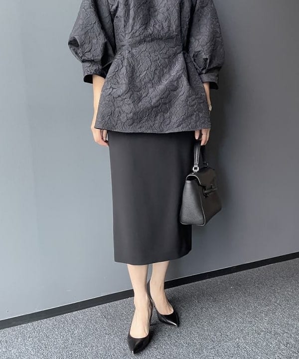 住吉　明佳さんの「BEAMS WOMEN｜フクレ織りジャカード アタッチドカラー ブラウス＊」を使ったコーディネート