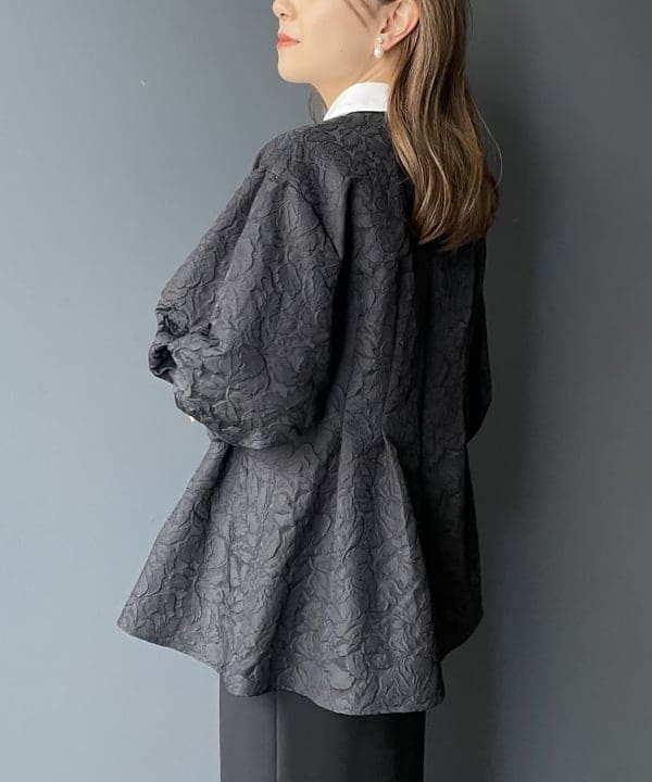 住吉　明佳さんの「BEAMS WOMEN｜フクレ織りジャカード アタッチドカラー ブラウス＊」を使ったコーディネート