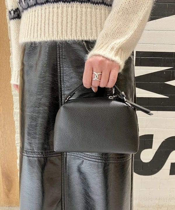 CHIHIROさんの「BEAMS WOMEN｜GIANNI CHIARINI / ALIFA レザーショルダーバッグ S」を使ったコーディネート