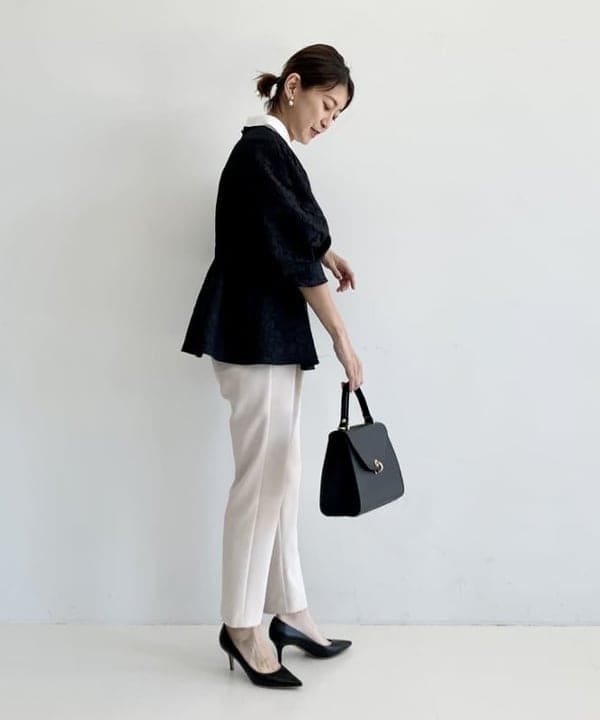 桑原 ふみさんの「BEAMS WOMEN｜フクレ織りジャカード アタッチドカラー ブラウス＊」を使ったコーディネート