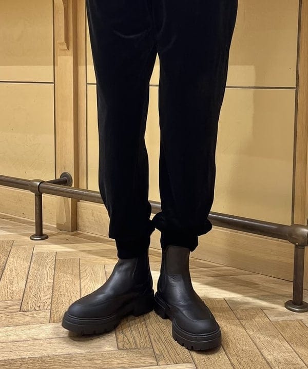 イトウミサキさんの「BEAMS WOMEN｜Otro Accesorio / メッセージ リング」を使ったコーディネート