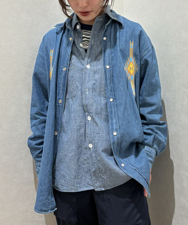 サワイさんの「BEAMS WOMEN｜【別注】BUZZ RICKSON'S / シャンブレー ロングスリーブ シャツ」を使ったコーディネート