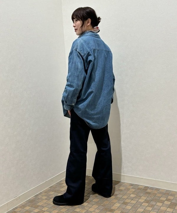 サワイさんの「BEAMS WOMEN｜【別注】BUZZ RICKSON'S / シャンブレー ロングスリーブ シャツ」を使ったコーディネート