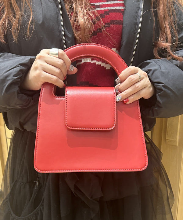 オカベ　アヤカさんの「BEAMS WOMEN｜Ray BEAMS / ラメ ブーツ」を使ったコーディネート