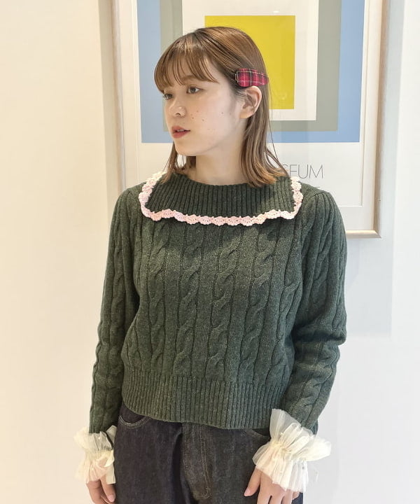 田中 里実さんの「BEAMS WOMEN｜Lee × maturely / 別注 Indigo & Black Denim Flare Pants」を使ったコーディネート