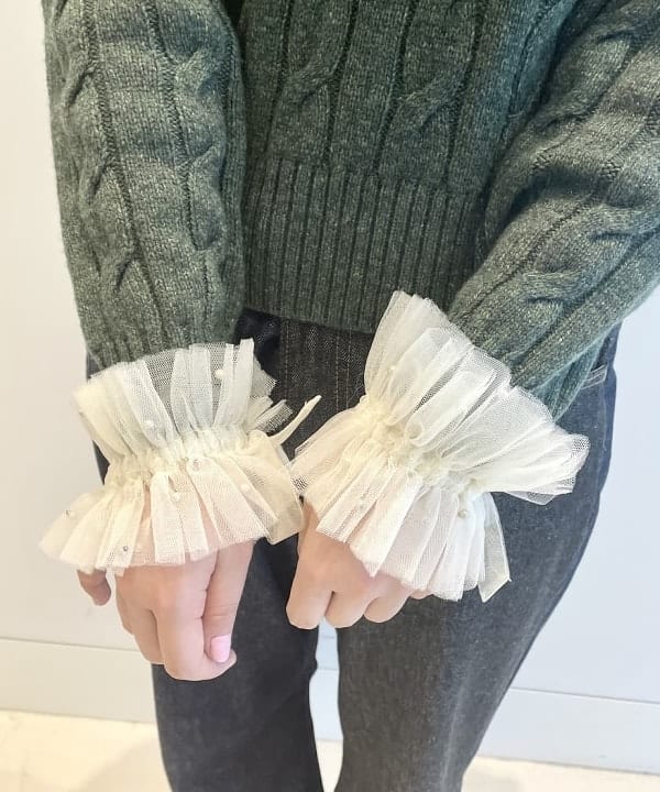 田中 里実さんの「BEAMS WOMEN｜Lee × maturely / 別注 Indigo & Black Denim Flare Pants」を使ったコーディネート