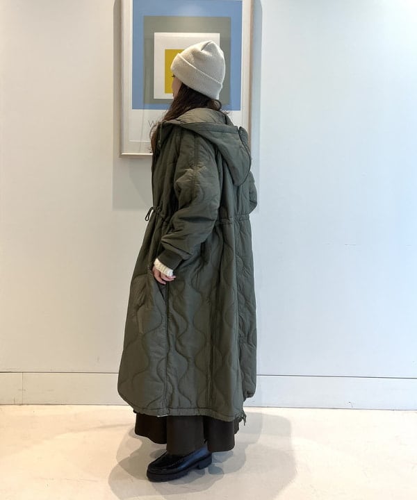 カスタニ モモノさんの「BEAMS WOMEN｜BEAMS BOY / ナンバリング ロゴ プルオーバー」を使ったコーディネート
