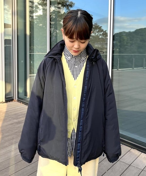 カスタニ モモノさんの「BEAMS WOMEN｜LACOSTE for BEAMS BOY / 別注 Vネック カーディガン」を使ったコーディネート