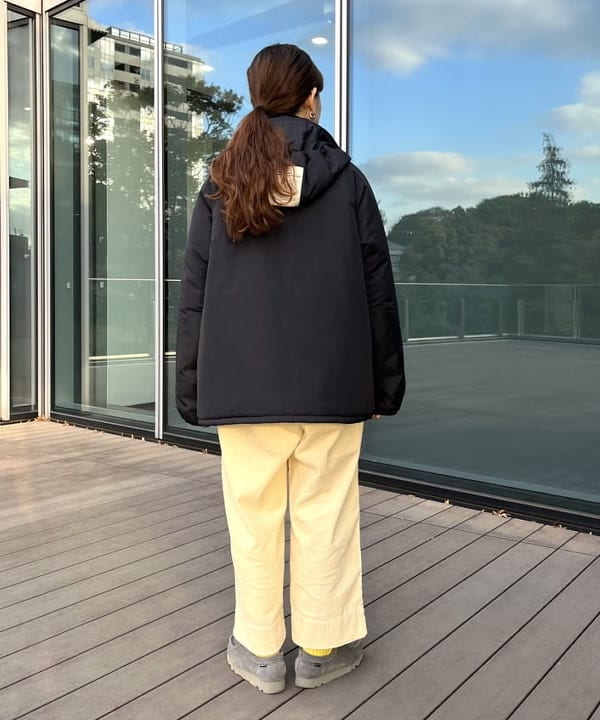 カスタニ モモノさんの「BEAMS WOMEN｜LACOSTE for BEAMS BOY / 別注 Vネック カーディガン」を使ったコーディネート