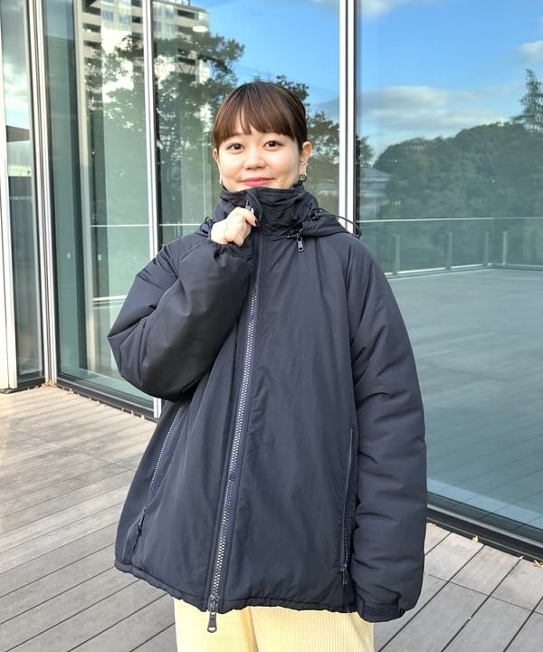 カスタニ モモノさんの「BEAMS WOMEN｜LACOSTE for BEAMS BOY / 別注 Vネック カーディガン」を使ったコーディネート