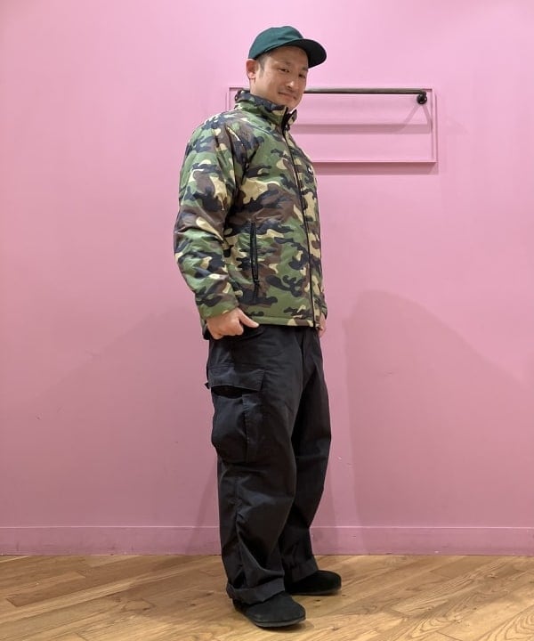 穴井 唯志さんの「BEAMS WOMEN｜BEAMS / ビッグ 6ポケット カーゴパンツ」を使ったコーディネート