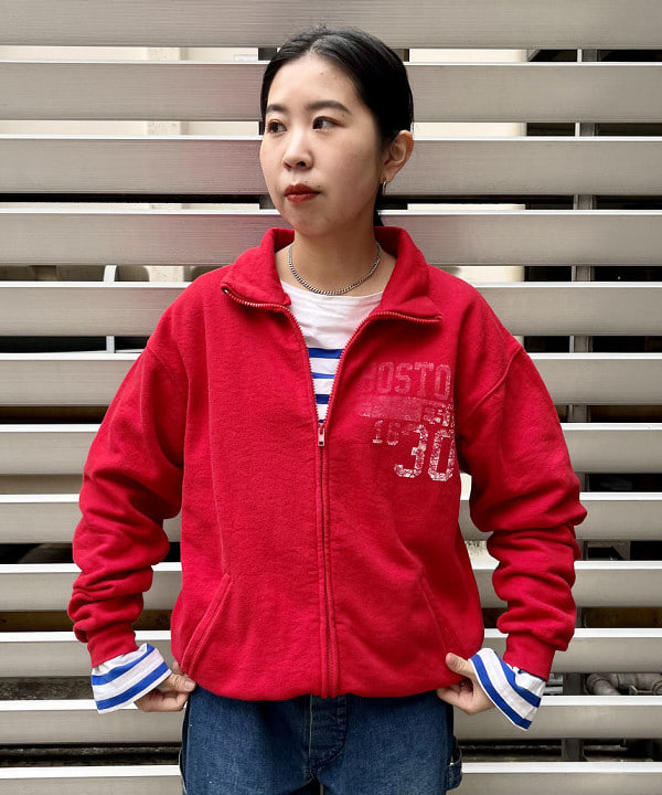 ミナミマリコさんの「BEAMS WOMEN｜ナバルボーダー ビッグ ボートネック カットソー」を使ったコーディネート