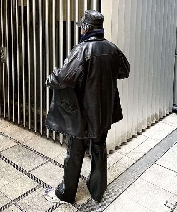 林 義人さんの「BEAMS / レザー バケットハット」を使ったコーディネート