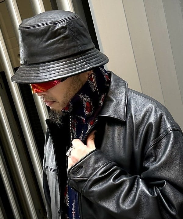 林 義人さんの「BEAMS / レザー バケットハット」を使ったコーディネート