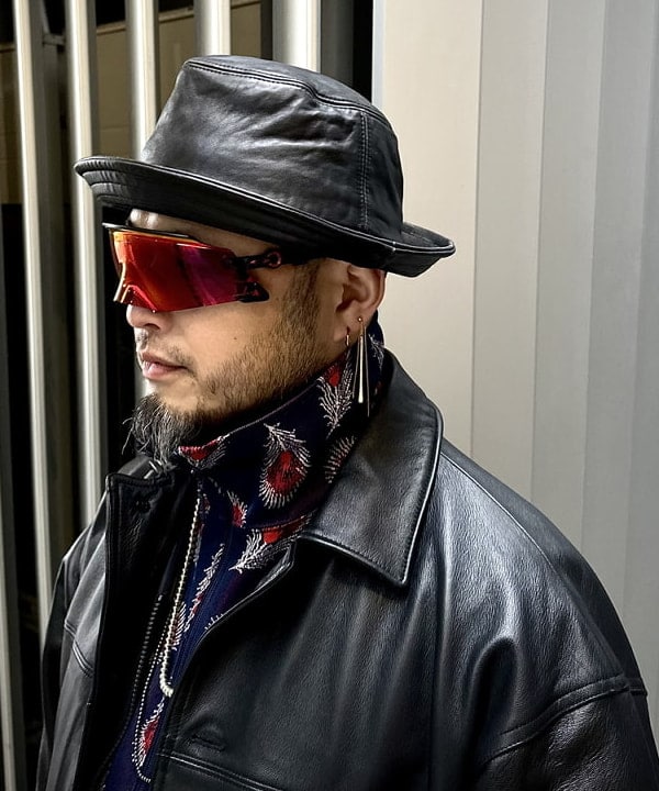 林 義人さんの「BEAMS / レザー バケットハット」を使ったコーディネート