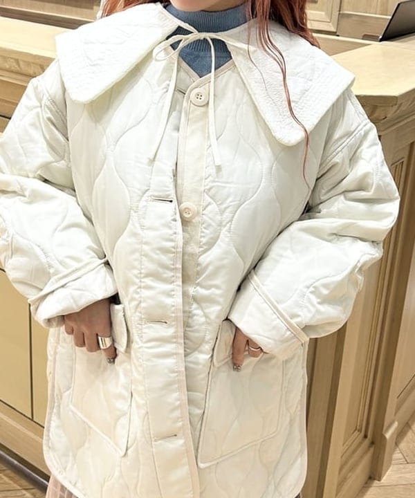 オカベ　アヤカさんの「BEAMS WOMEN｜キルティング ノーカラー ブルゾン」を使ったコーディネート