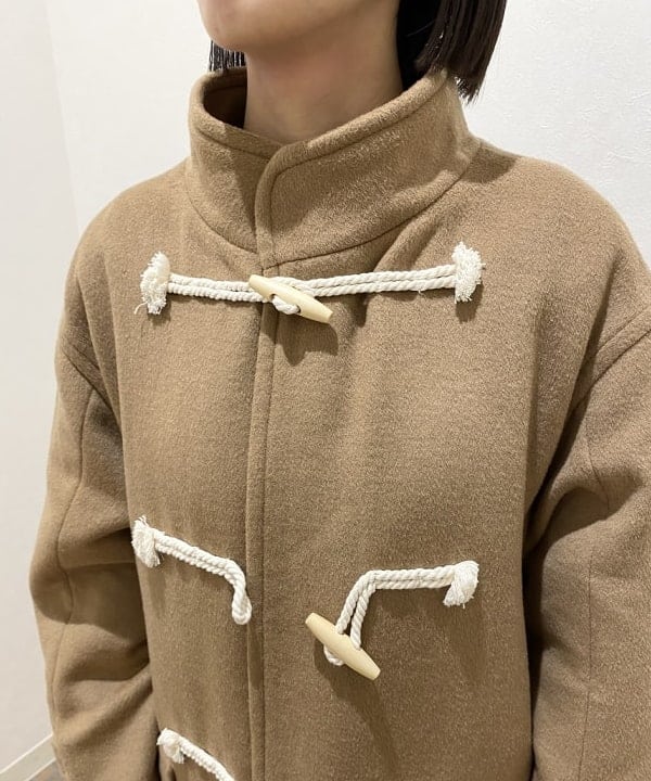 吉田 花さんの「BEAMS WOMEN｜Ray BEAMS / トグルボタン スタンドカラー コート」を使ったコーディネート