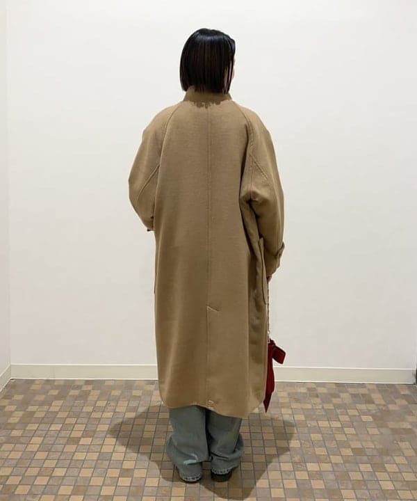 吉田 花さんの「BEAMS WOMEN｜Ray BEAMS / トグルボタン スタンドカラー コート」を使ったコーディネート