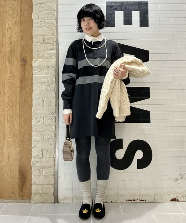 小原 もこさんの「BEAMS WOMEN｜BEAMS BOY / 樹脂 パール ロング ネックレス」を使ったコーディネート