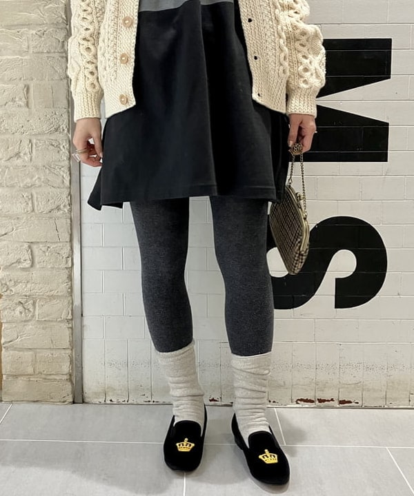 小原 もこさんの「BEAMS WOMEN｜BEAMS BOY / 樹脂 パール ロング ネックレス」を使ったコーディネート