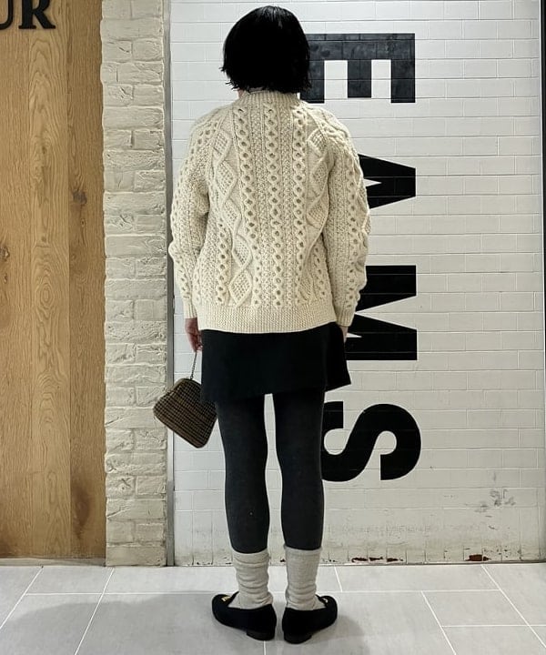 小原 もこさんの「BEAMS WOMEN｜BEAMS BOY / 樹脂 パール ロング ネックレス」を使ったコーディネート