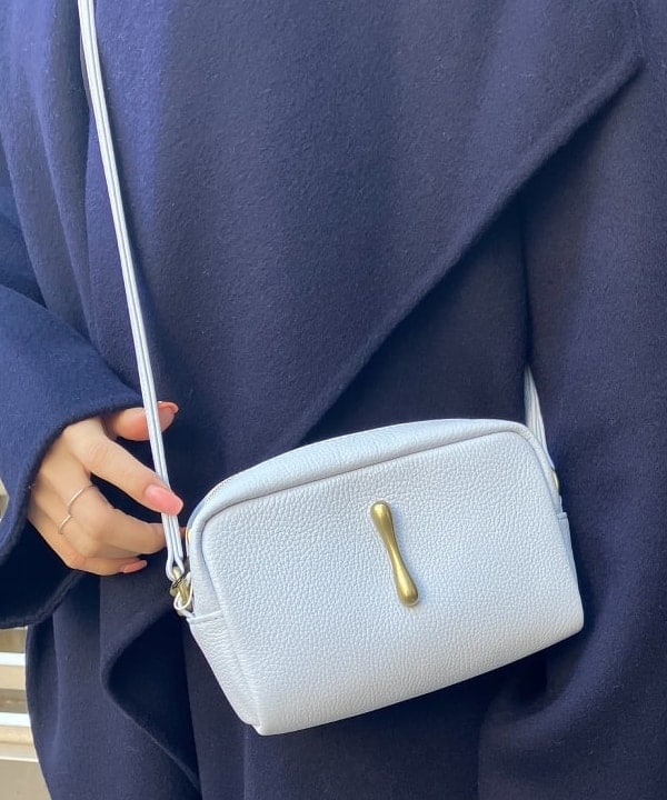 SAKAIさんの「BEAMS WOMEN｜TOFF&LOADSTONE × Demi-Luxe BEAMS / 別注 レヴューミニ ライトシュリンク ショルダーバッグ」を使ったコーディネート
