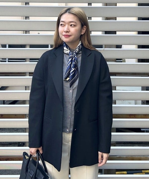 千田 静香さんの「BEAMS WOMEN｜CHRISTIAN VILLA / 別注 フラップ ハンドバッグ.」を使ったコーディネート